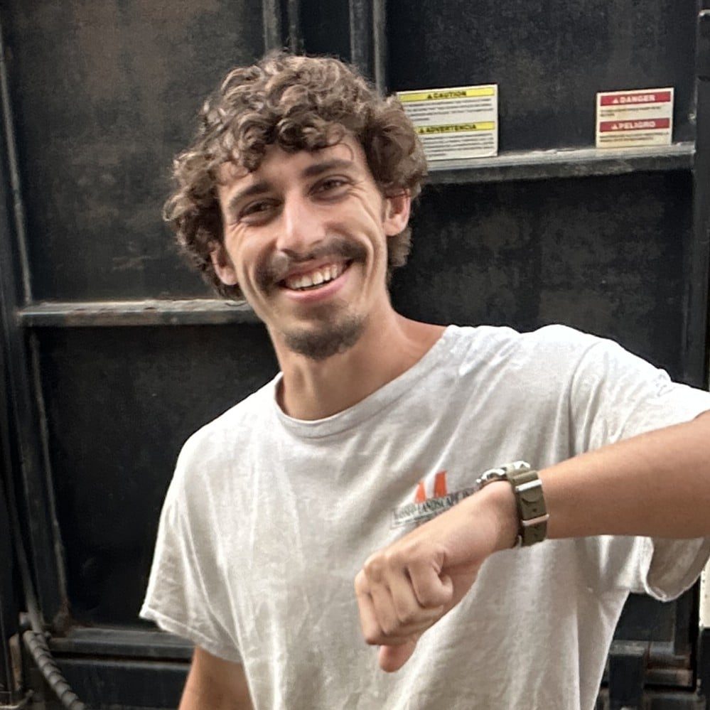 3AC381B4-DB98-443B-B7B7-0CA10DADC046